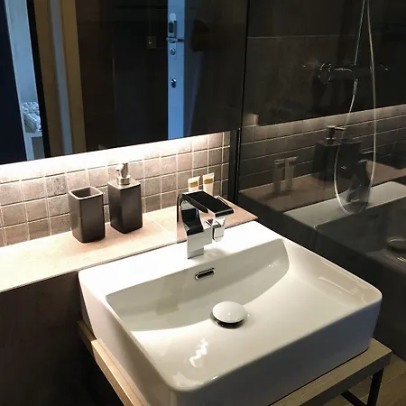 Dzielna 64 Hotel 3*