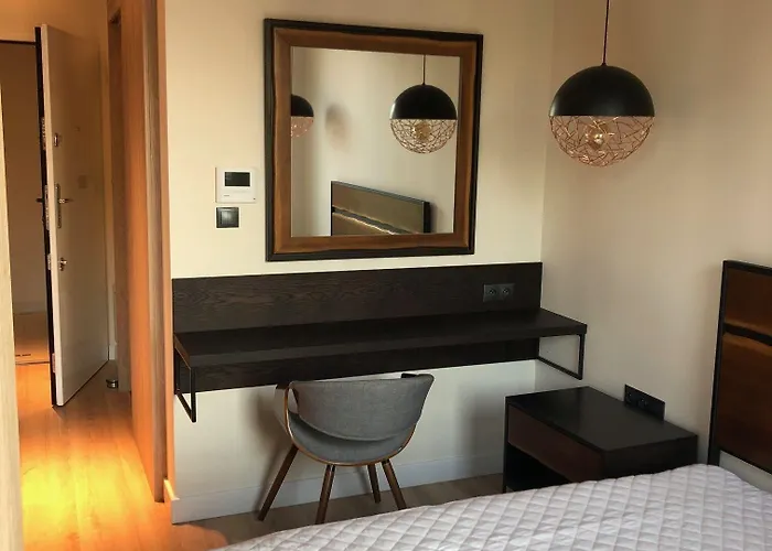 King Muranów - Dzielna 64 3* Warszawa