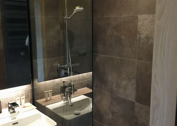 King Muranów - Dzielna 64